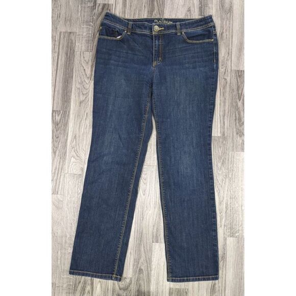 Chicos Platinum Womens Size 0.5 Short Whiskered Embroidered Straight Leg Jeans - Picture 1 of 10